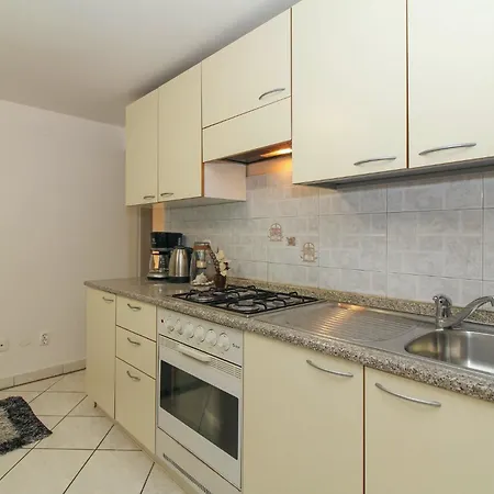 Aida In * Istrien 波雷奇