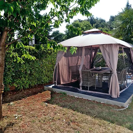 Aida In * Istrien 招待所 3*