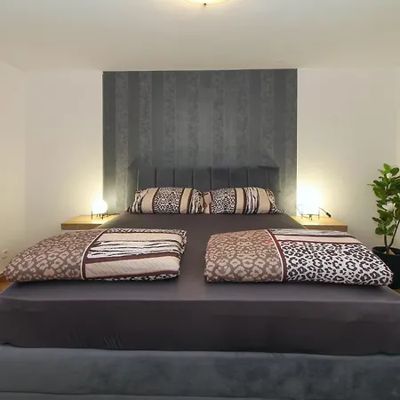 Aida In * Istrien ゲストハウス ポレッチ