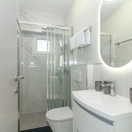 Aida In * Istrien ゲストハウス ポレッチ