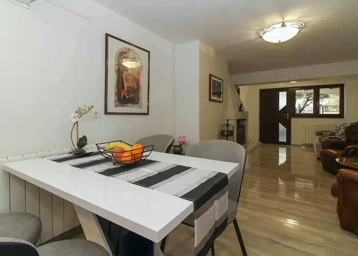 Aida In * Istrien Konukevi 3*